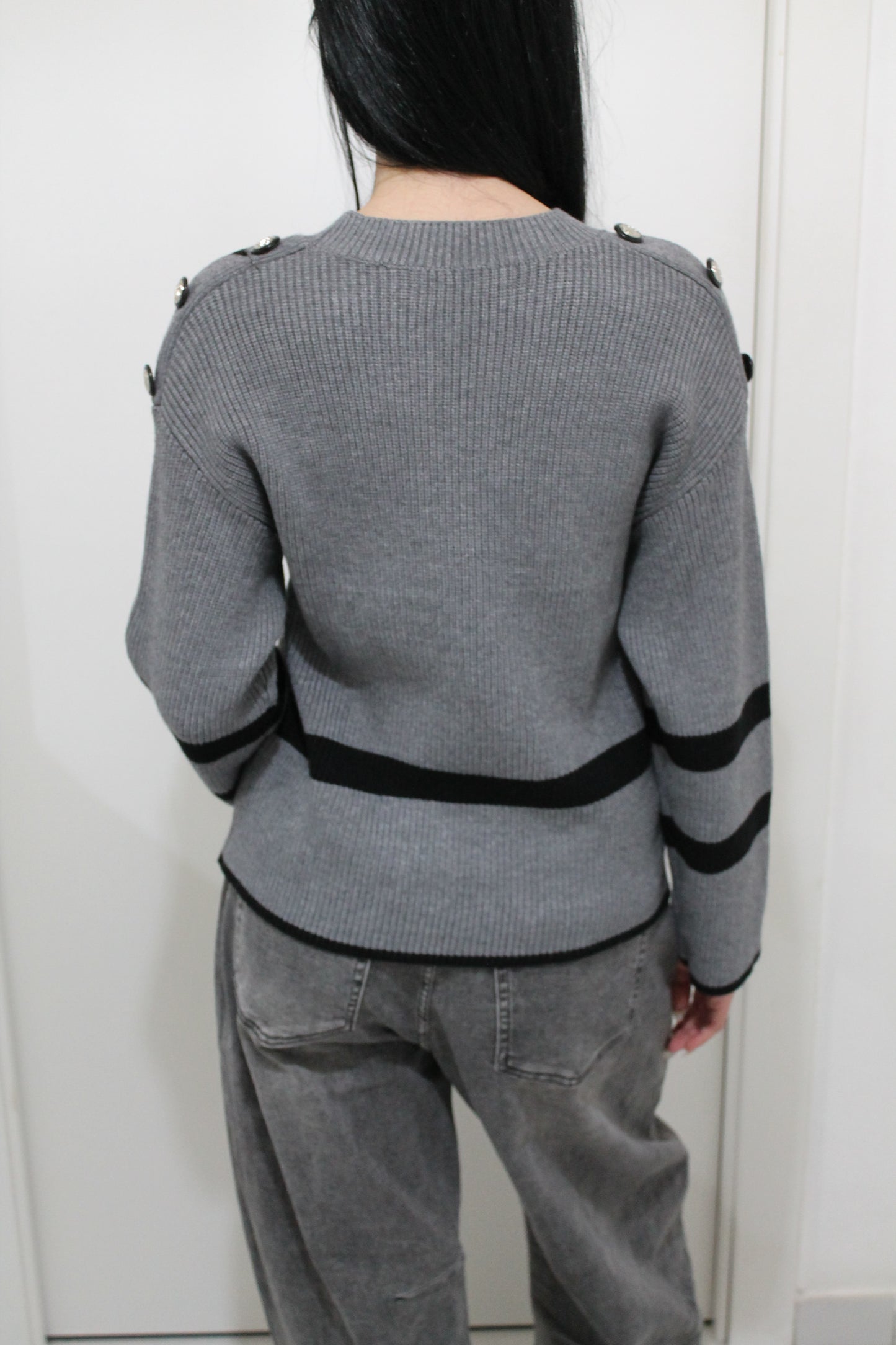 Maglione Soft con Bottoni sulle Spalle