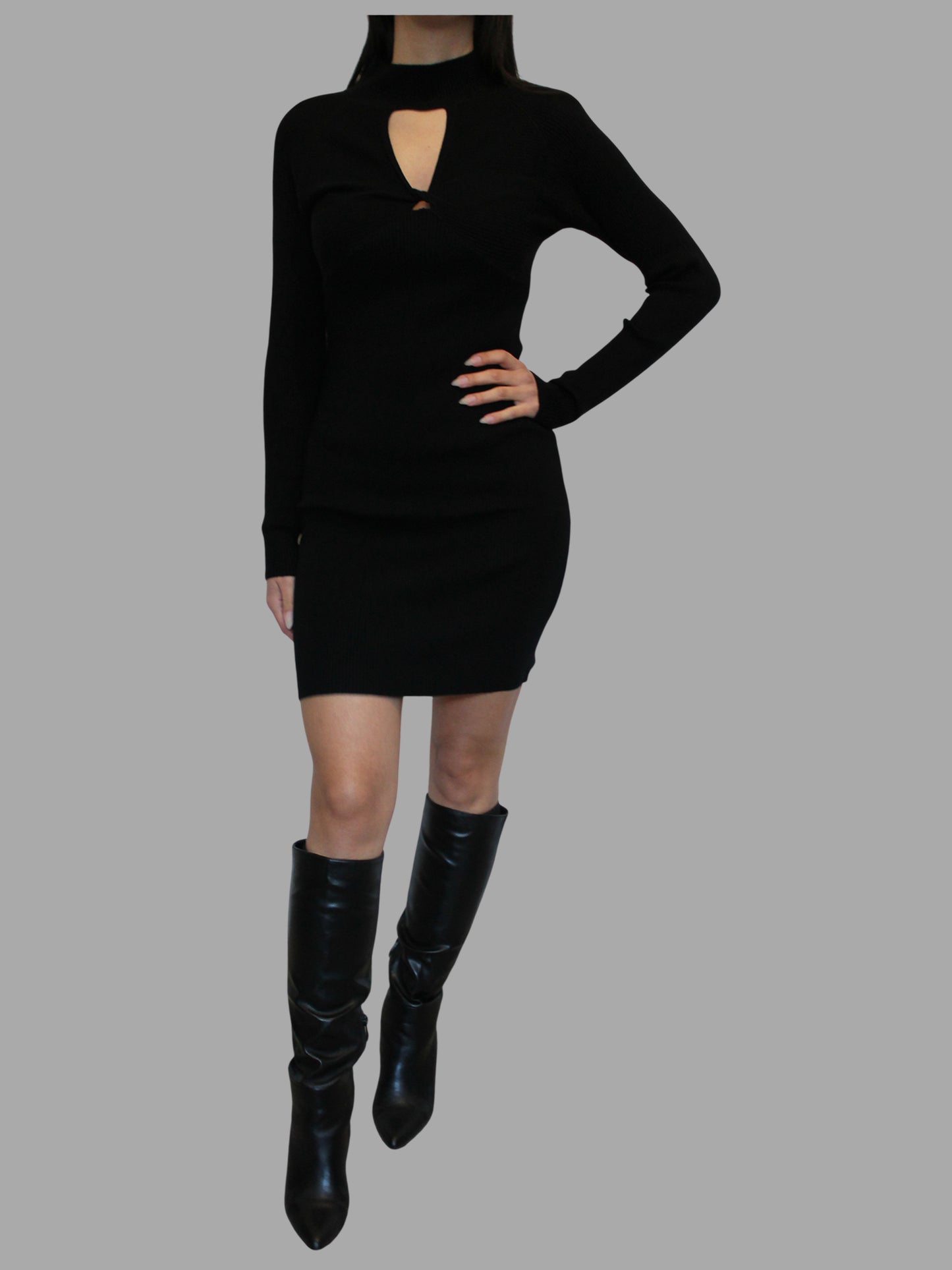 Abito Cut-Out con Collo Alto