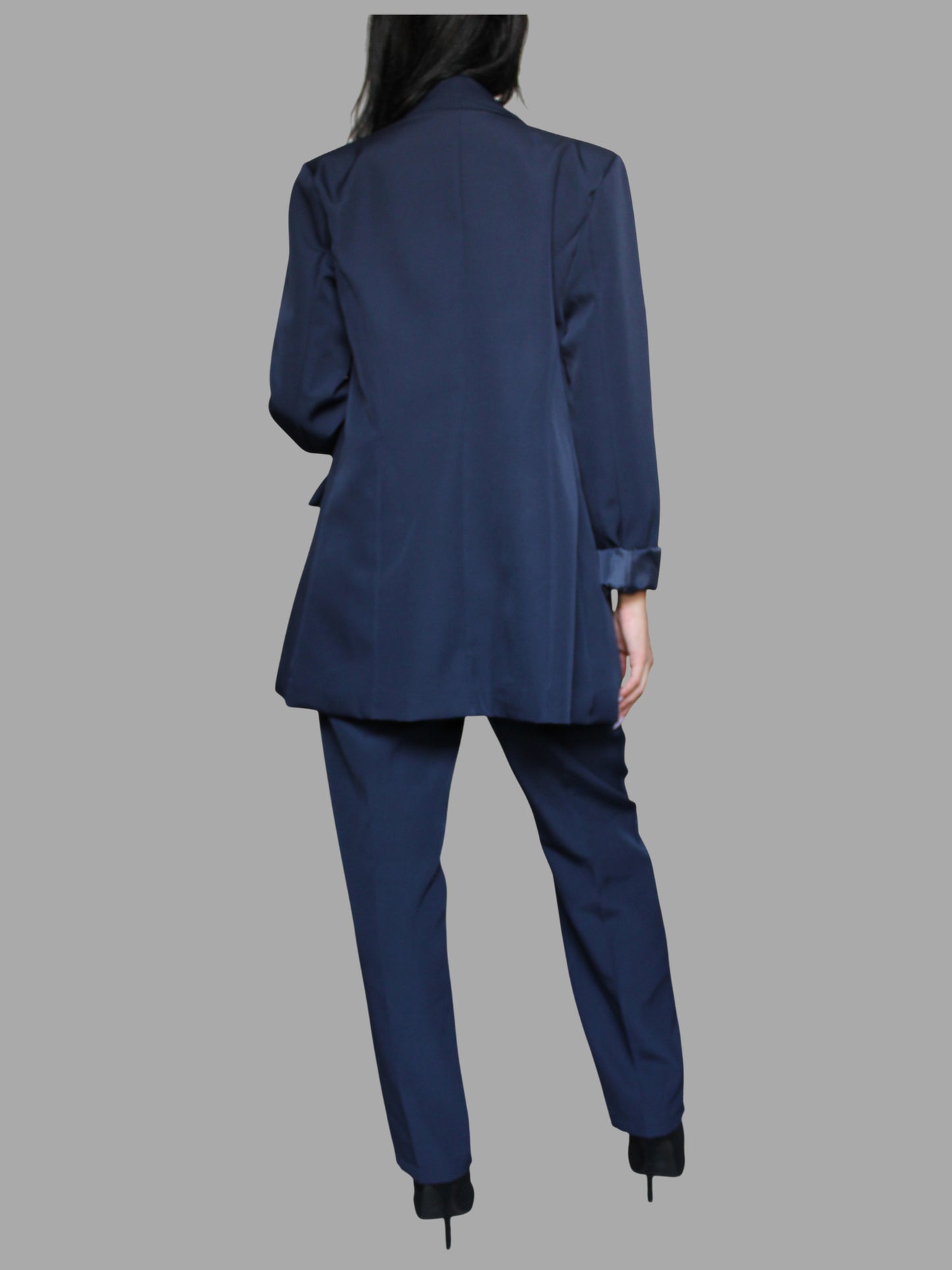 Completo giacca e pantalone con bottoni dorati