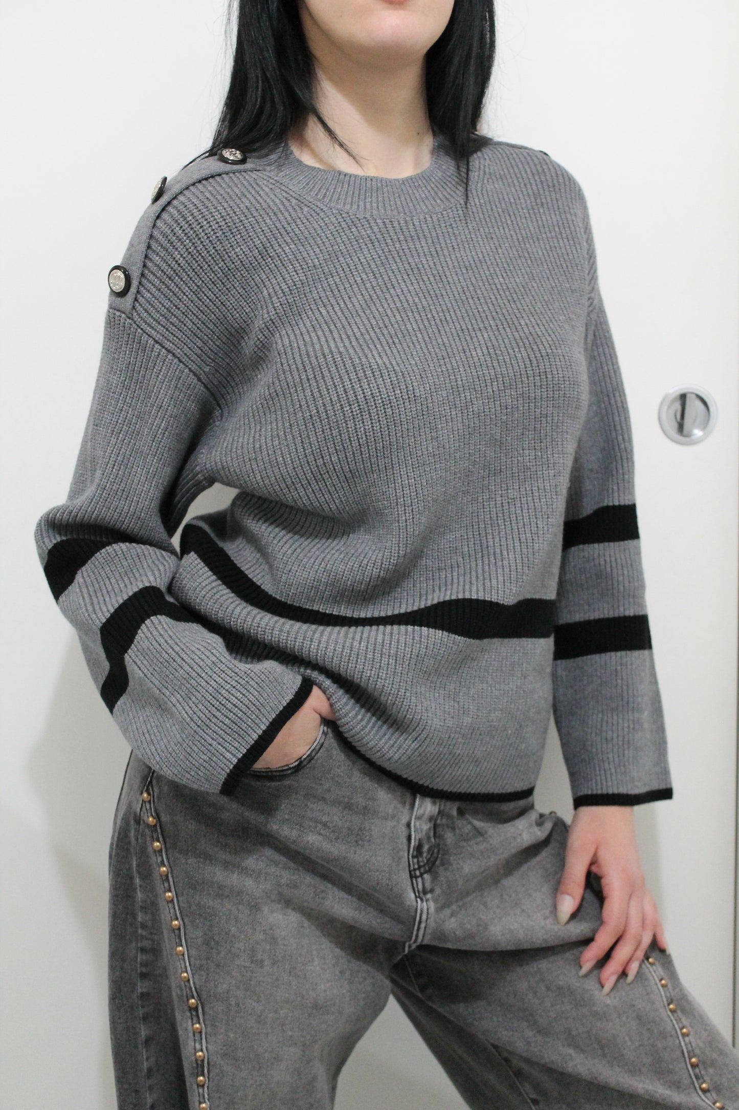 Maglione Soft con Bottoni sulle Spalle