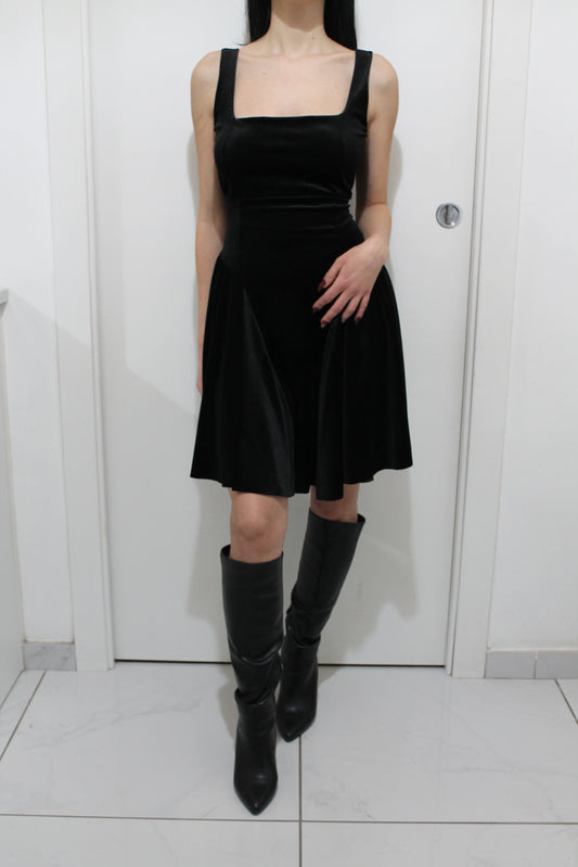 Abito Nero in Velluto – Schiena Scoperta con Fiocco