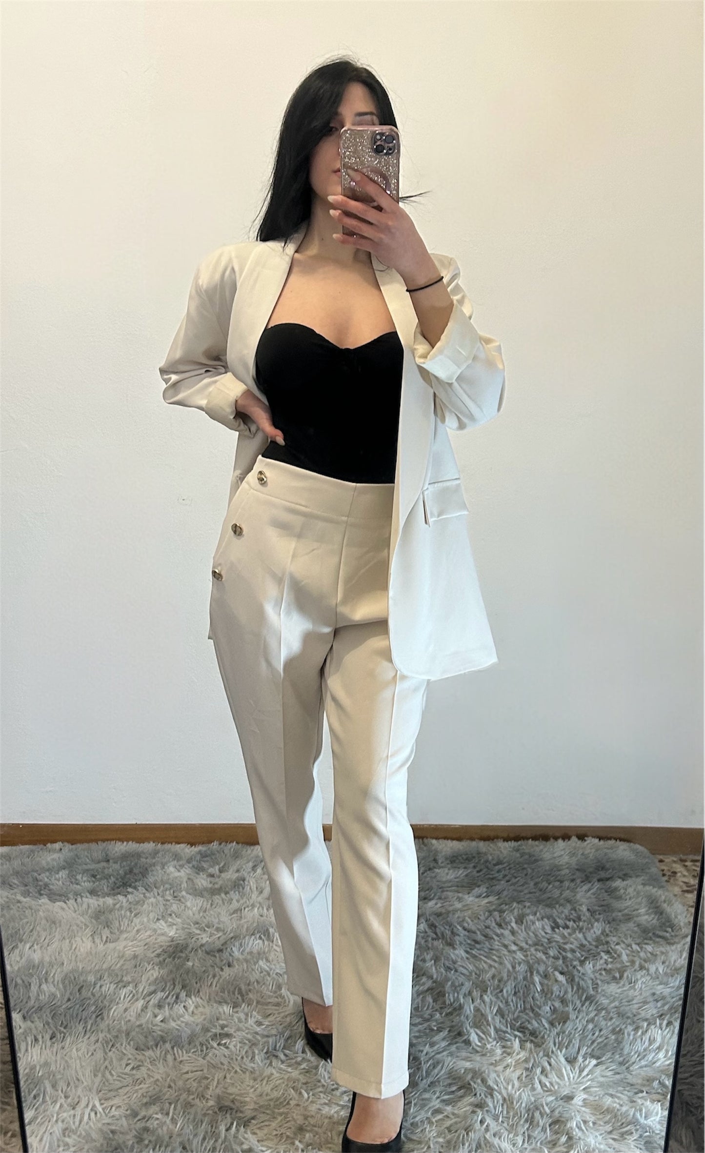 Completo giacca e pantalone con bottoni dorati