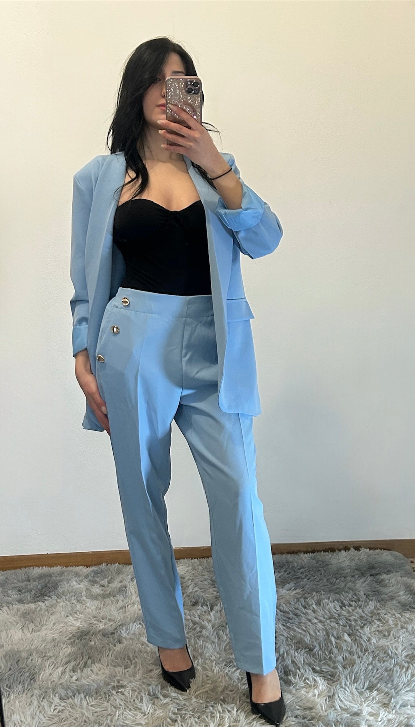 Completo giacca e pantalone con bottoni dorati