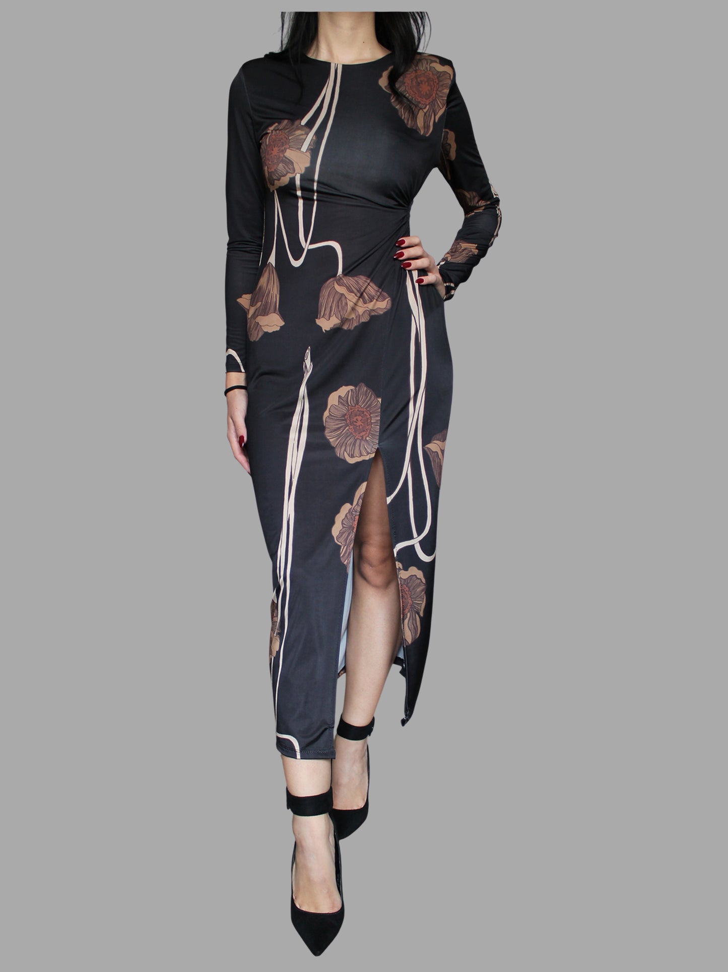 Abito midi con cut-out manica lunga