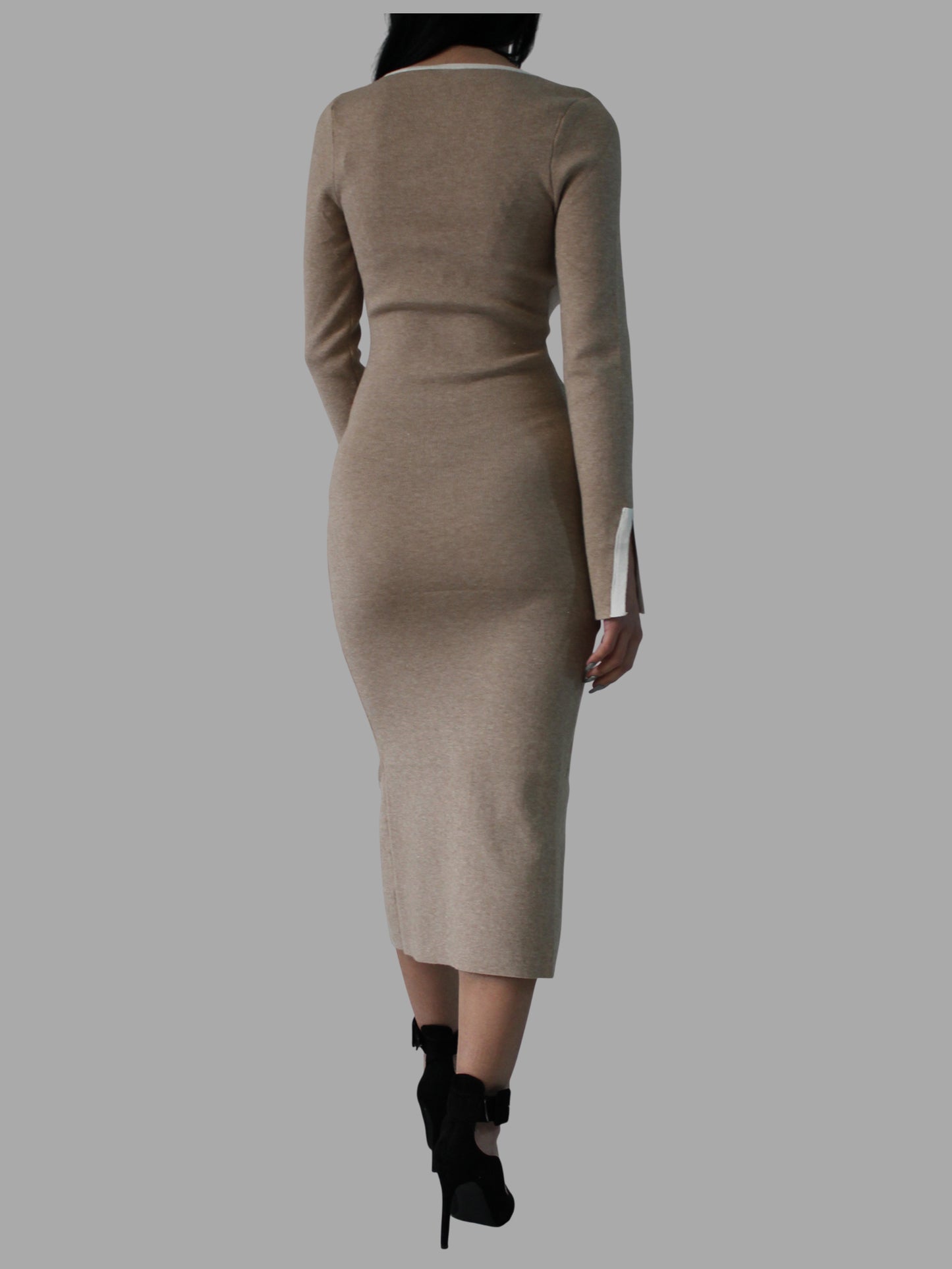 Vestito midi con bordi bianchi